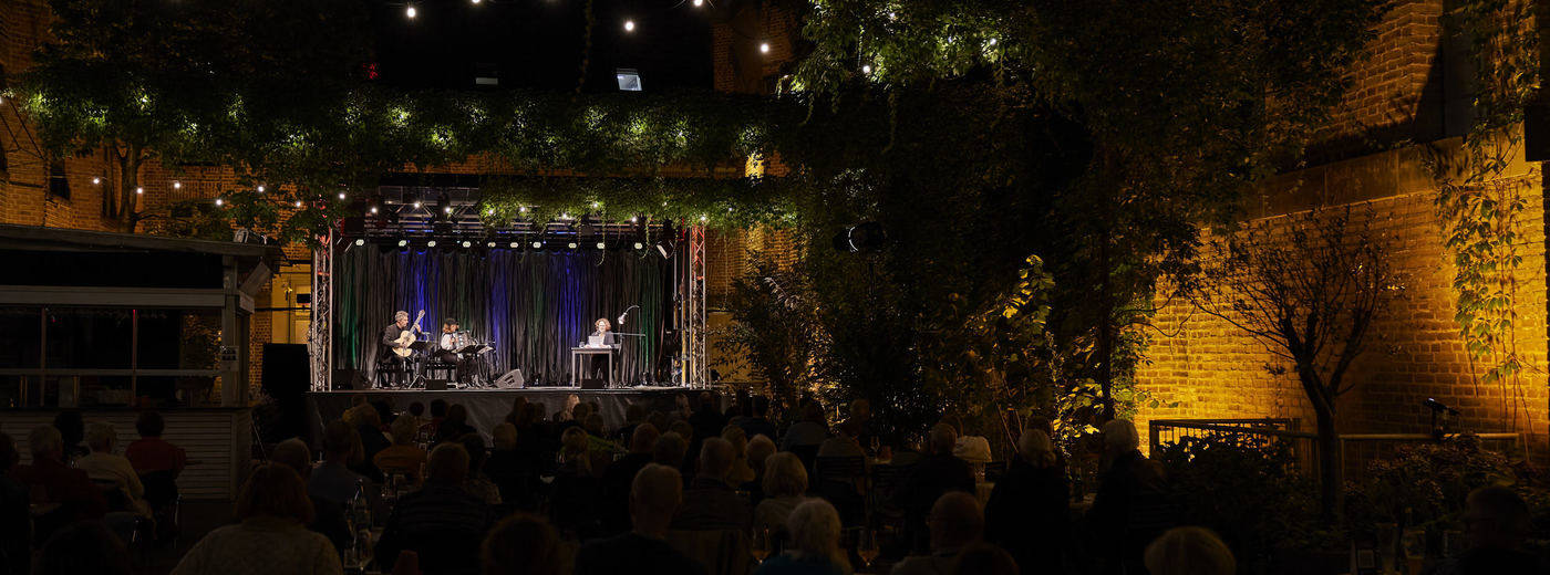 "Der Ausflug der toten Mädchen" im Theaterhaus Stuttgart Foto: Christoph Helhake